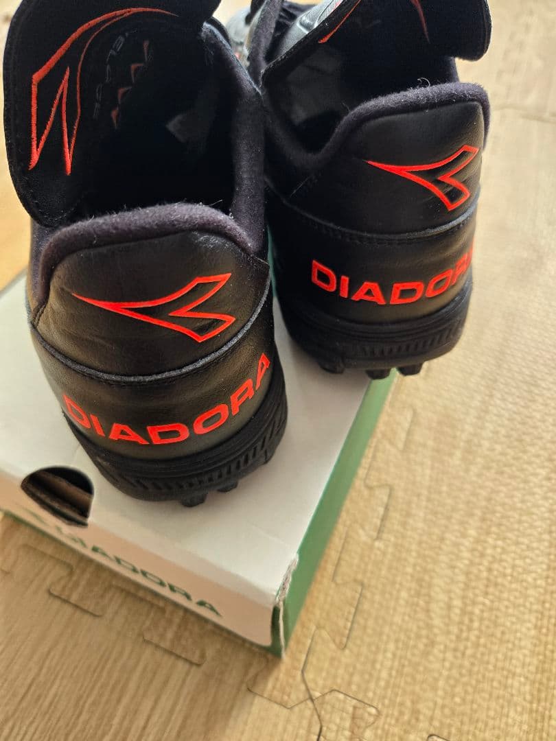 DIADORA サッカー　トレシュー