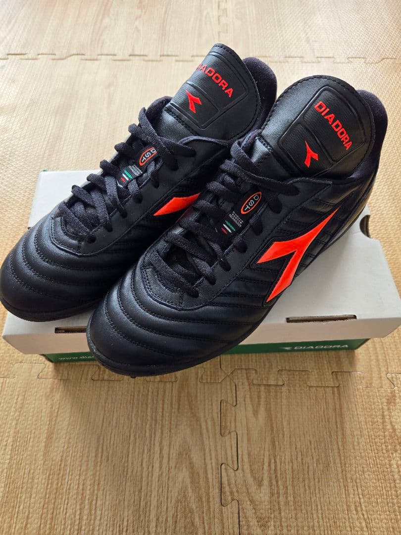 DIADORA サッカー　トレシュー