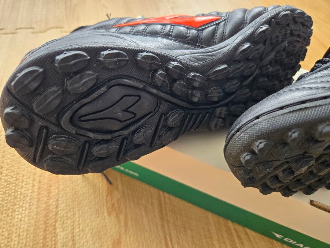 DIADORA サッカー　トレシュー