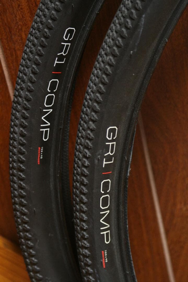 2本グラベルタイヤ 700ｘ40c 10分山と9分山 Bontrager GR1