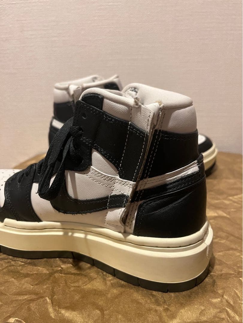 Nike Air Jordan 1 エレベート　HIGH