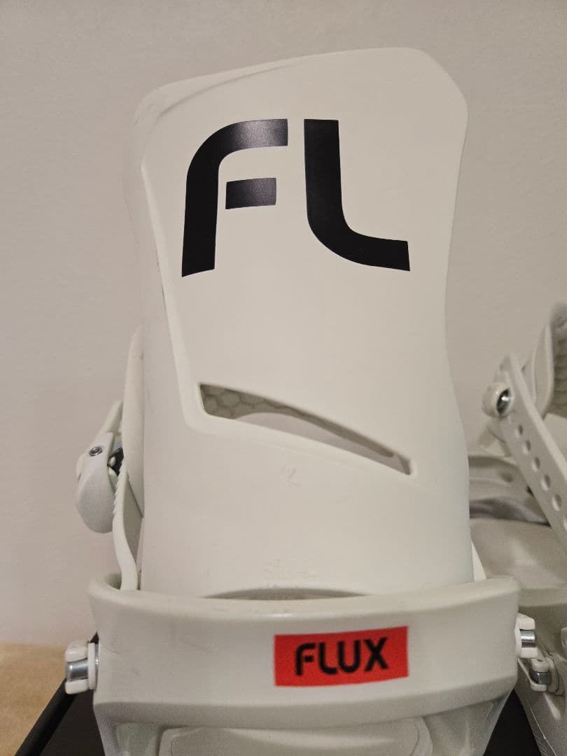 FLUX DS 23-24モデル White スノーボードビンディング