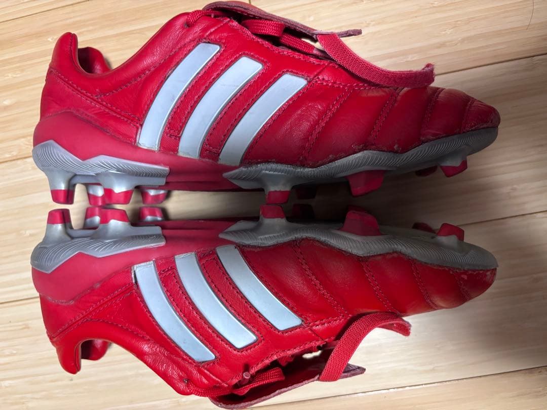 adidas プレデターマニア　復刻モデル
