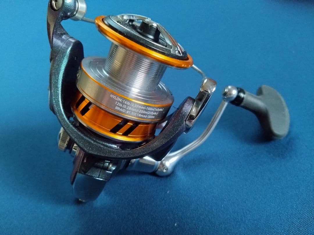 海外ダイワ リーガル lt 3000d-c 実釣未使用 ラインローラー付近傷あり
