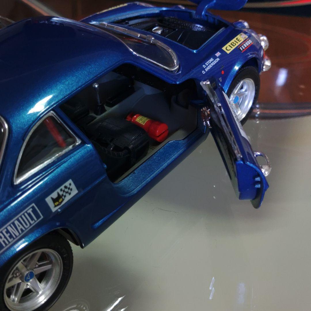 Bburago Alpine A110 1/16 ミニカー
