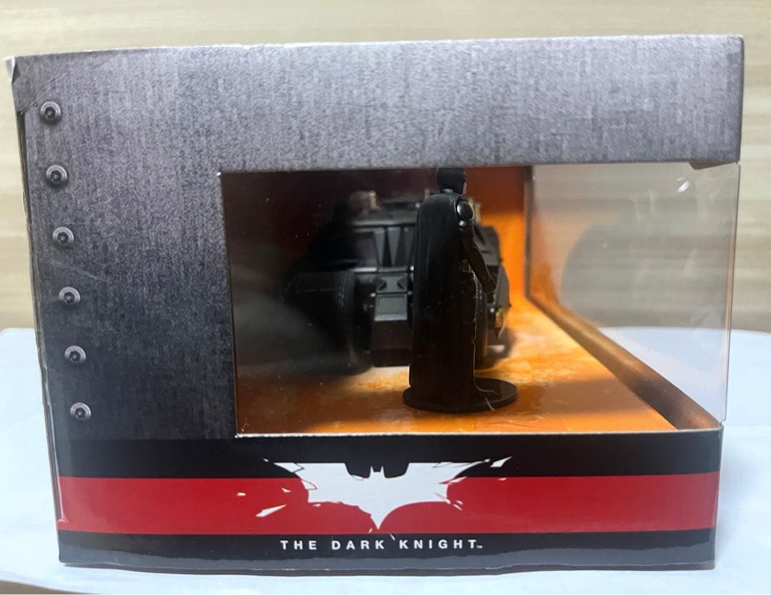 Jada 1/24 バットマン ダークナイト バットモービル & バットマン