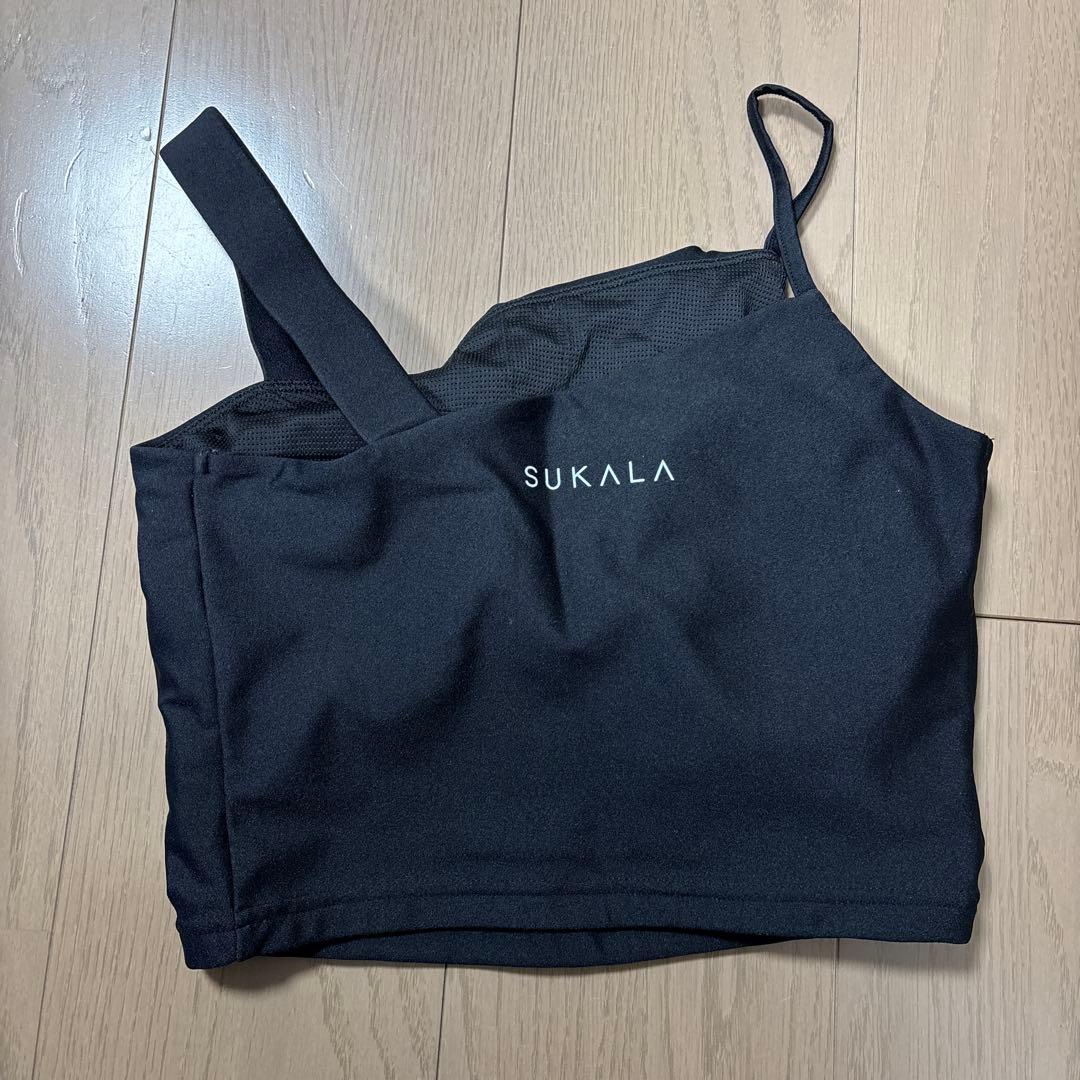 シャインストレッチアシンメトリーブラトップ Mサイズ