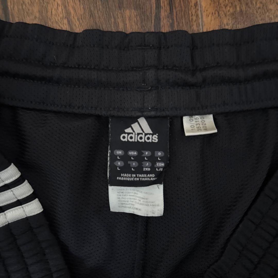 adidas トラックパンツ ☺︎値下げ可能です。