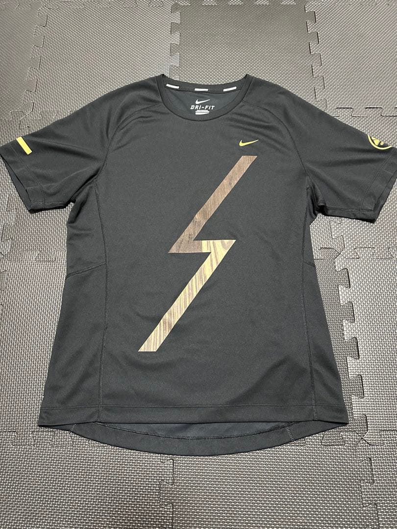 【希少】Nike DRI-FIT 稲妻デザイン EKIDEN PACK 箱根駅伝