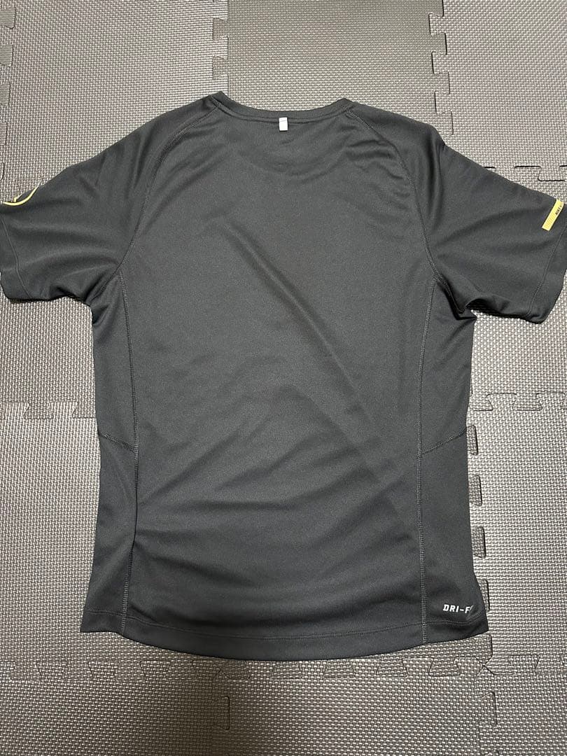 【希少】Nike DRI-FIT 稲妻デザイン EKIDEN PACK 箱根駅伝