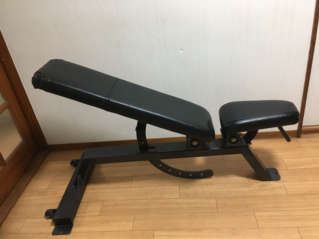 Think Fitness ベンチ　アジャスタブルベンチ　筋トレ