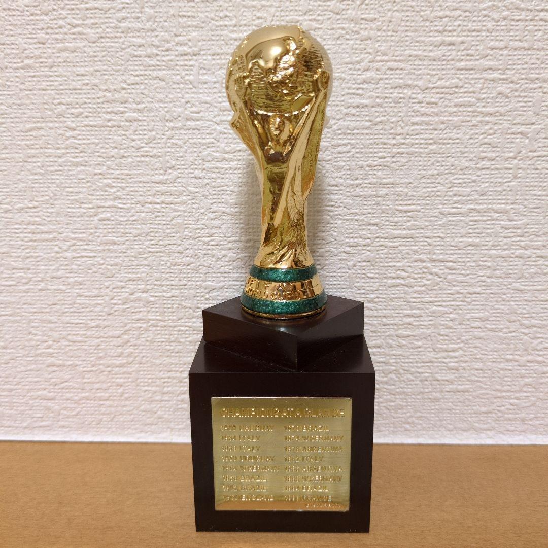 FIFA 日韓ワールドカップ記念　オーナメント　トロフィー 　2002年