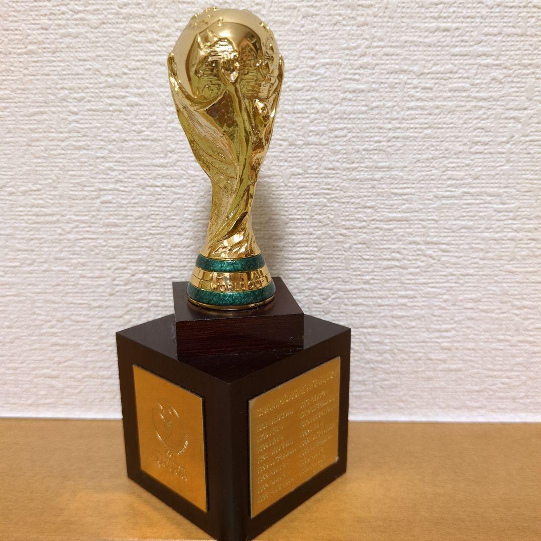 FIFA 日韓ワールドカップ記念　オーナメント　トロフィー 　2002年