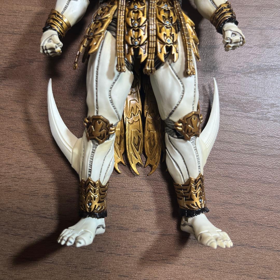 S.H.フィギュアーツ　真骨彫製法　ン・ダグバ・ゼバ　箱無