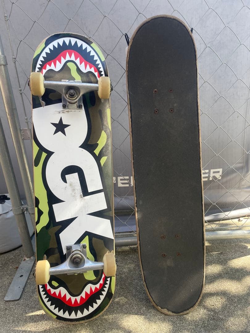 【送料込み】★DGK★パイロットコンプリートスケートボード★おまけ付き★