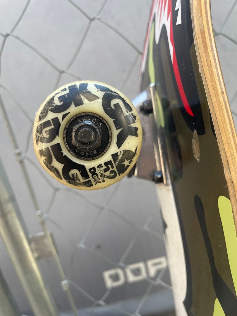 【送料込み】★DGK★パイロットコンプリートスケートボード★おまけ付き★
