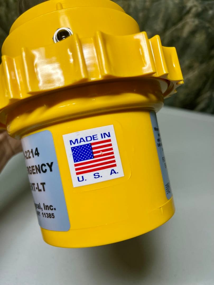 米軍放出未使用品 ランタン 充電式テント用緊急照明 非常用照明 1個のみ