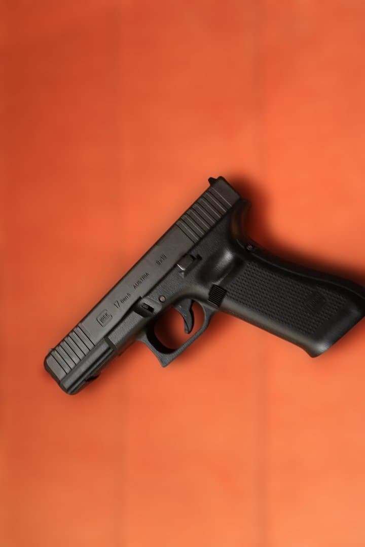 G17 Gen5 ガスガン 本体と付属品