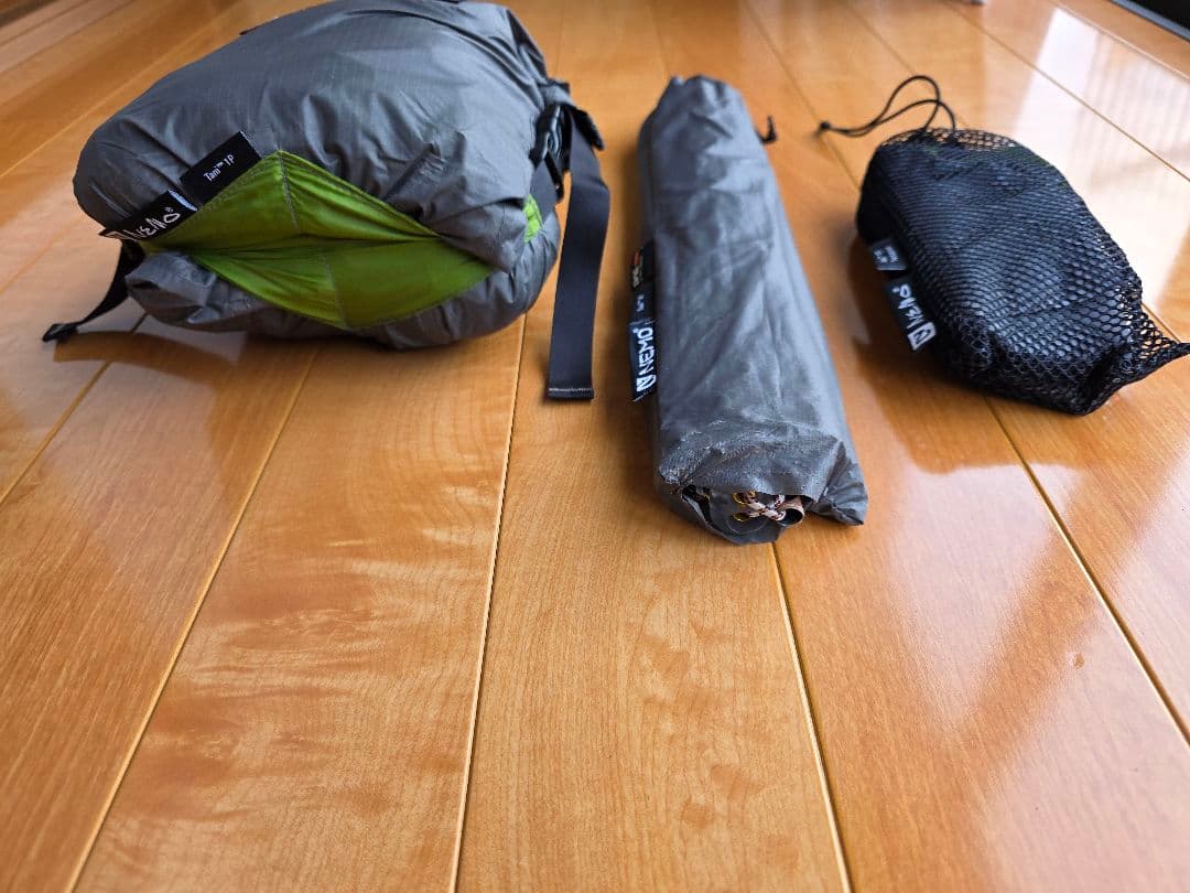 ニーモ タニ 1p フットプリント、ペグ、交換ポール付き