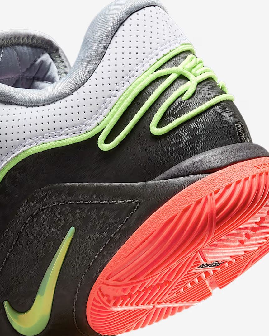 Nike LEBRON 22 ナイキ　レブロン 22 バスケットシューズ