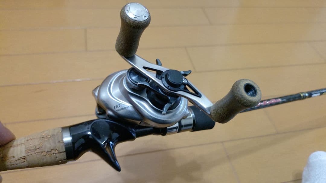 リールのみ シマノ 13 メタニウム HG 右巻き コルクハンドルグリップ