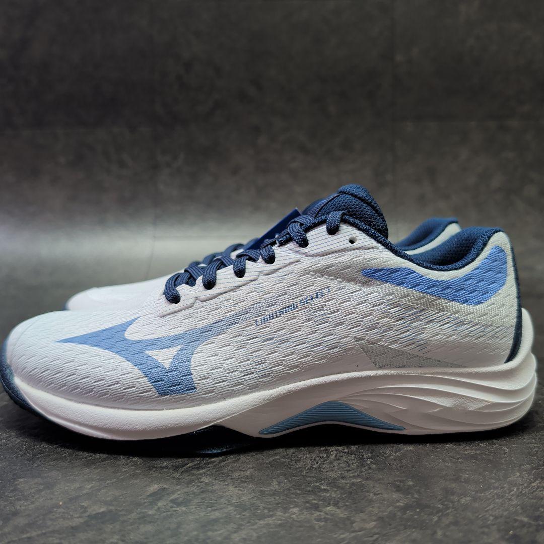 ミズノ　バレーボールシューズ　ライトニングセレクト　23.5cm　新品