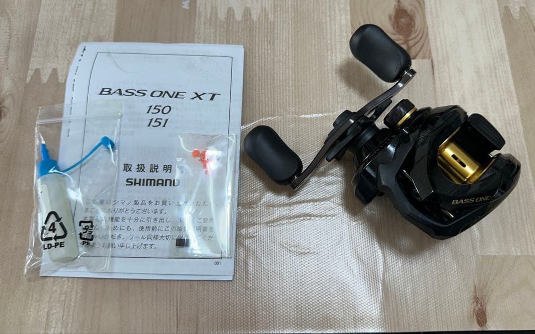 SHIMANO バスワンXT 150（右ハンドル仕様） ベイトリール