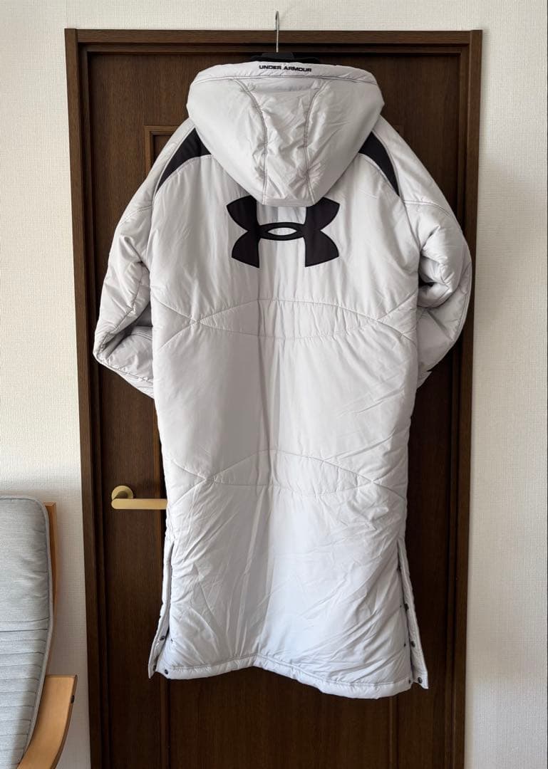 Under Armour ベンチコート ライトグレー/ブラック