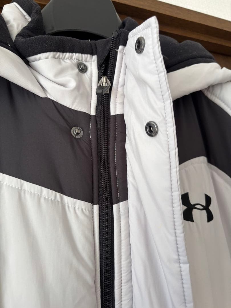 Under Armour ベンチコート ライトグレー/ブラック