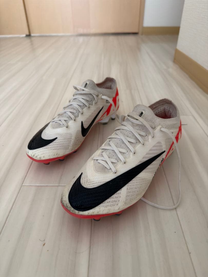 Nike サッカーシューズ スパイク ホワイト/ブラック/レッド