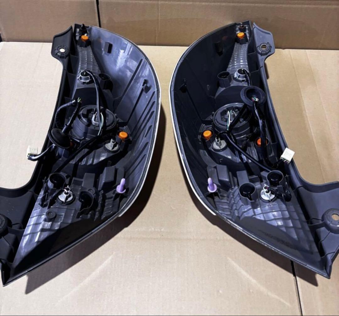 美品 アクア 純正オプションパネルNHP10 左右セット テール テールランプ