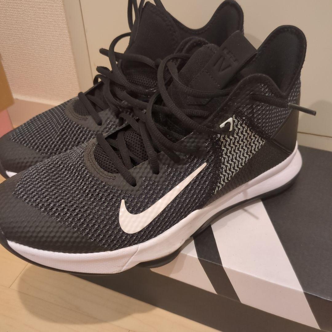 Nike バスケットボールシューズ ブラック/ホワイト　28.5cm