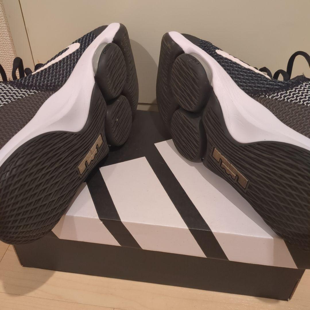 Nike バスケットボールシューズ ブラック/ホワイト　28.5cm