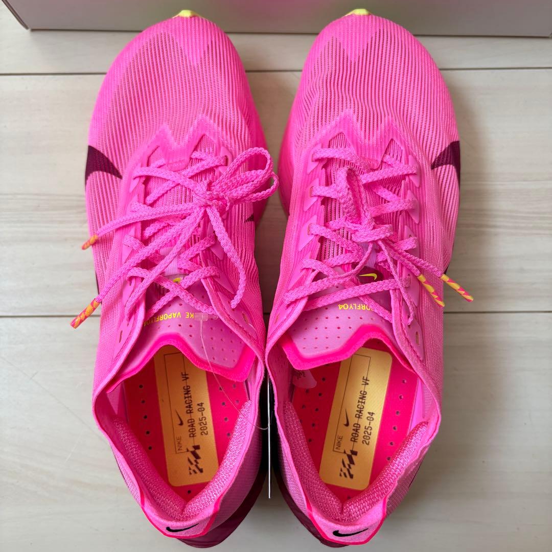 新品未使用☆訳あり！ナイキ ZoomX VAPORFLY NEXT%4 26cm