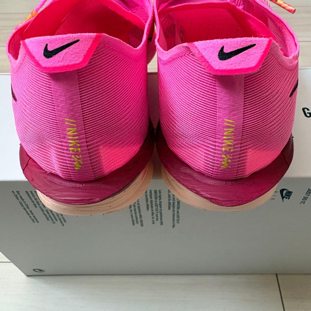 新品未使用☆訳あり！ナイキ ZoomX VAPORFLY NEXT%4 26cm