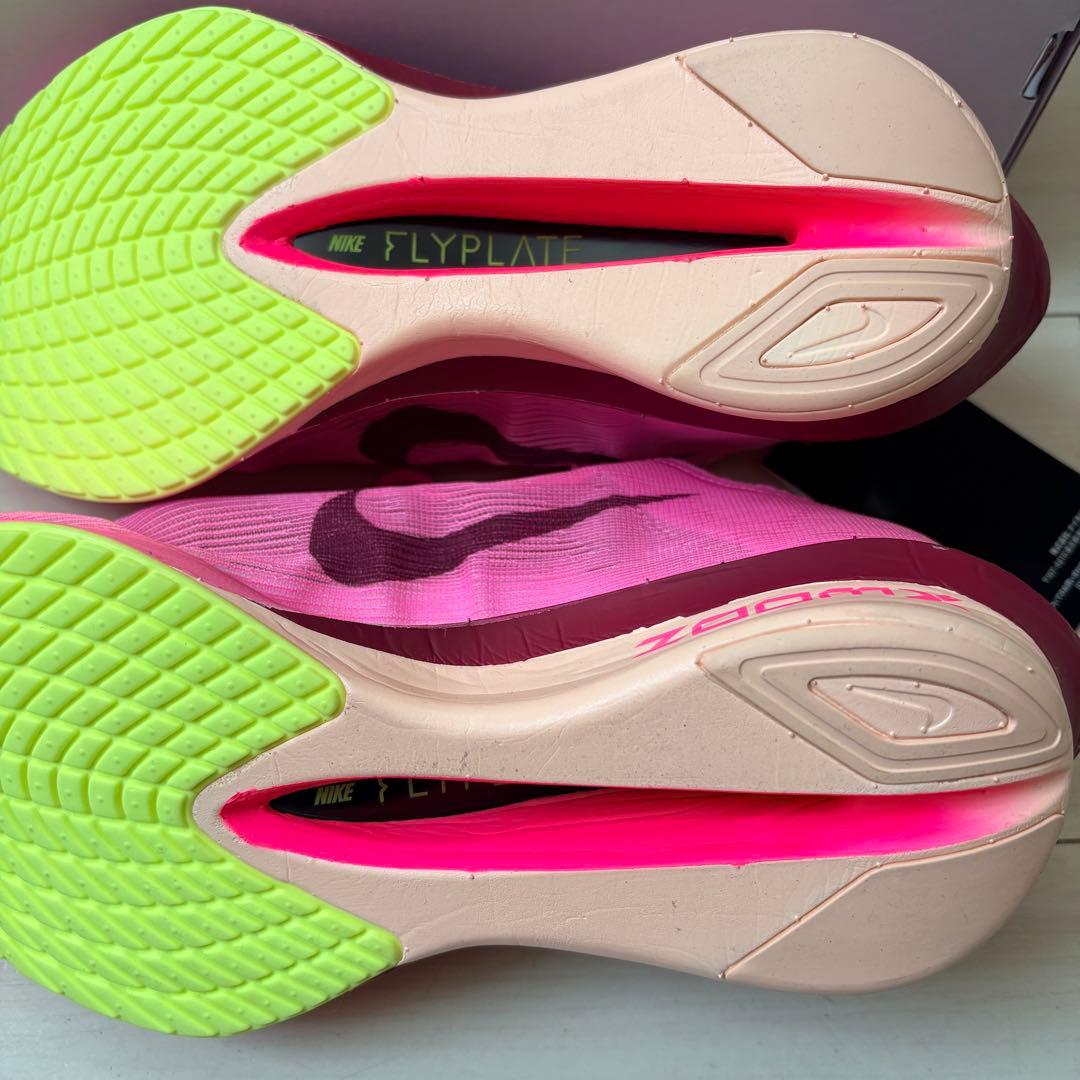 新品未使用☆訳あり！ナイキ ZoomX VAPORFLY NEXT%4 26cm