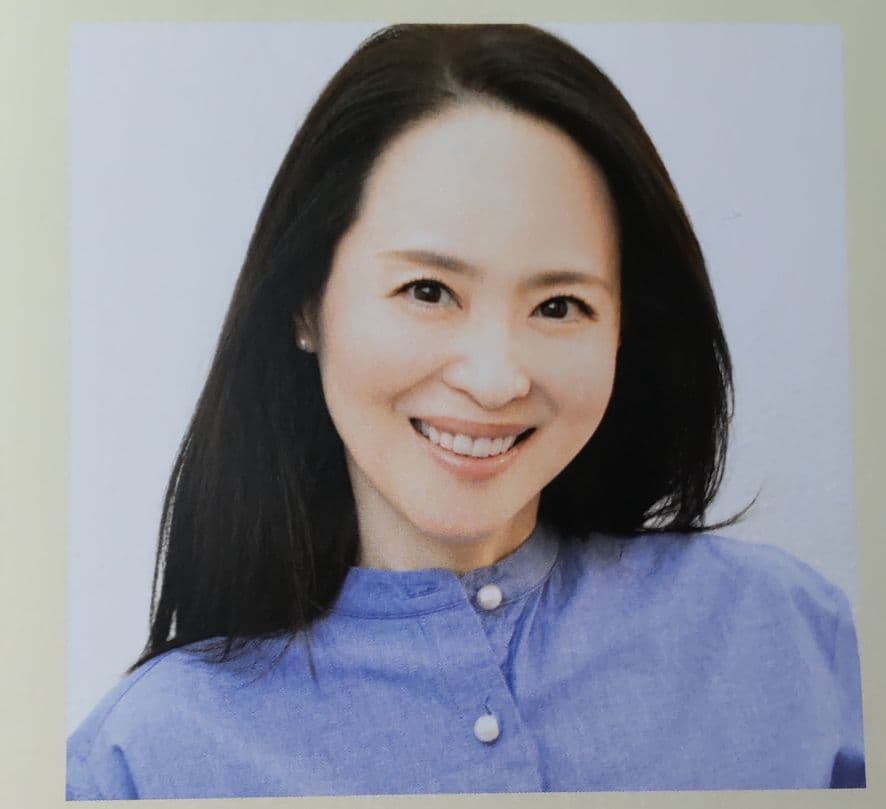 松田聖子さん着用と同じブラウス　2023カレンダー