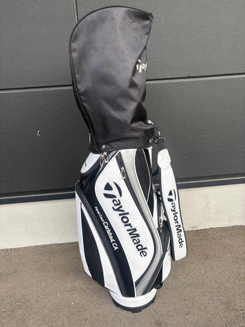 TaylorMade キャディバッグ フード付き 白黒