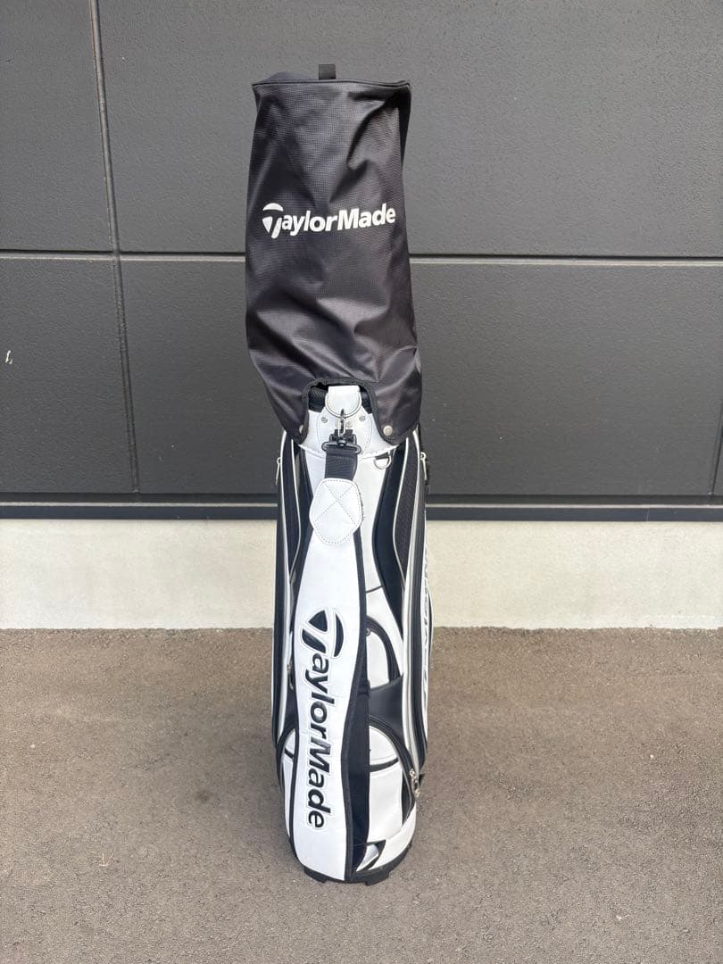 TaylorMade キャディバッグ フード付き 白黒