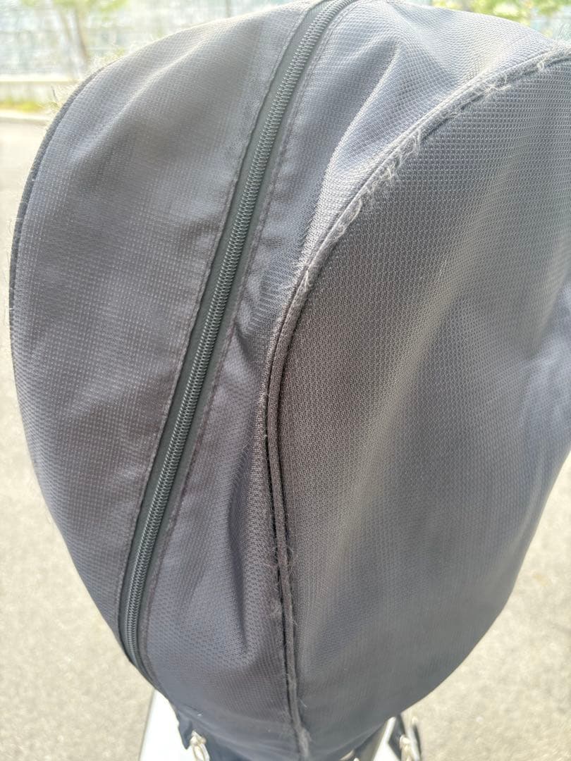 TaylorMade キャディバッグ フード付き 白黒