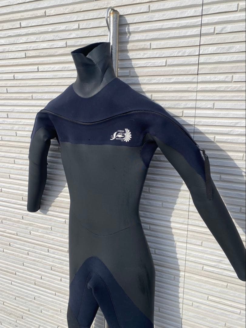 ウェットスーツ（セミドライ）: 5×3mm厚手素材、Women