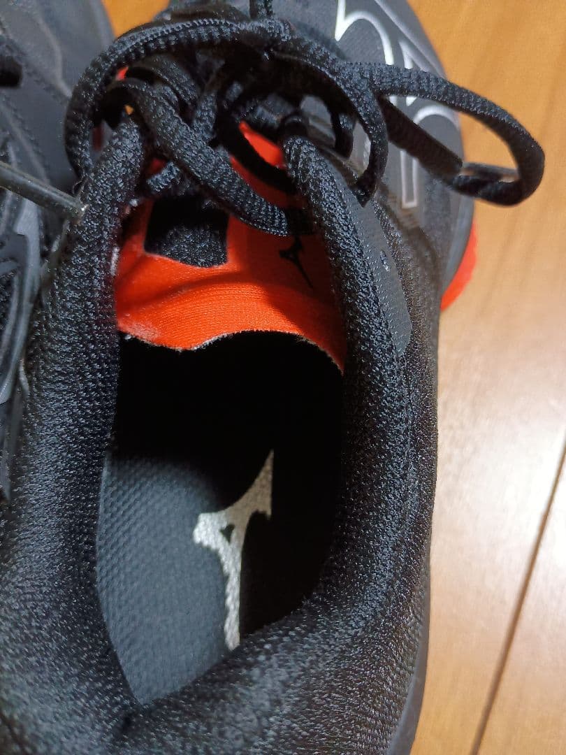 Mizuno WAVE CLAW ELITE 黒/オレンジ　24.5cm