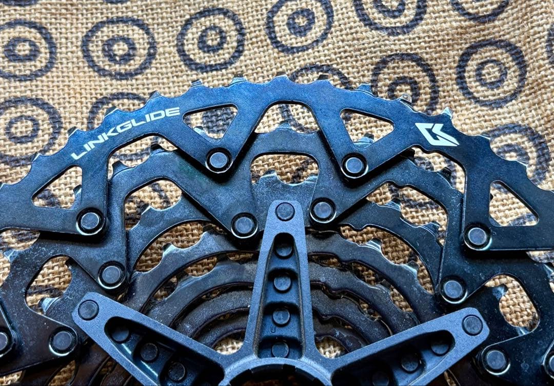 Shimano CS-LG700-11 LINK GLIDE シマノ　11速