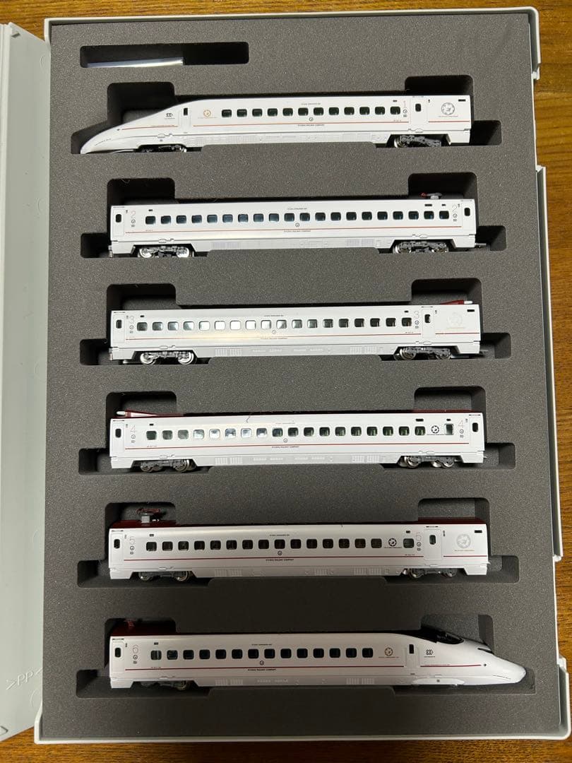 11 Nゲージ九州新幹線　8000系