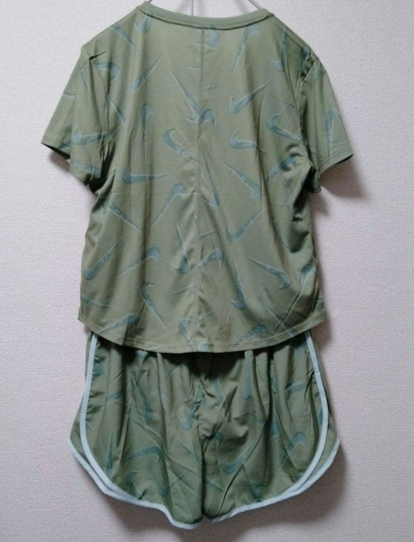 ナイキ ランニング スウッシュ Tシャツショートパンツ 上下セット セットアップ