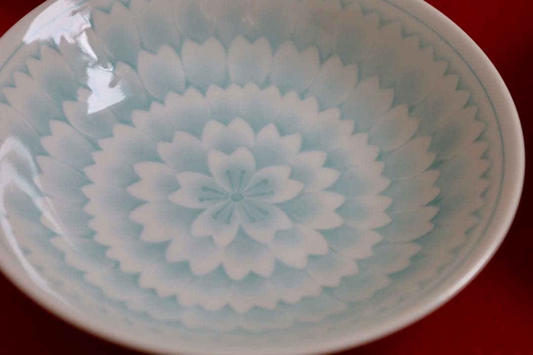 陶磁器【有田焼　昭峰窯　菊模様　4客】