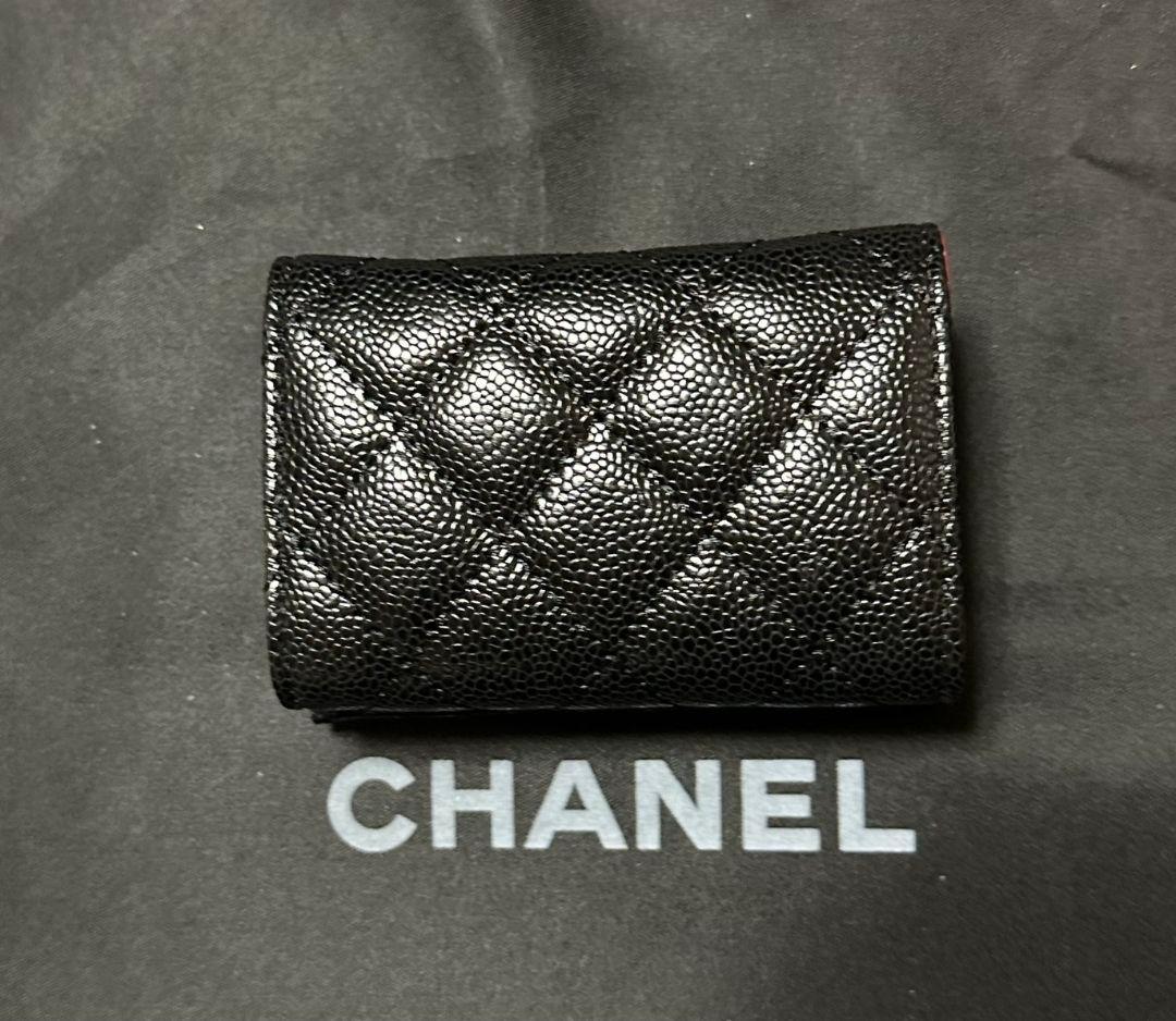 CHANELキャビアスキンレザー コンパクト財布ブラック×ゴールド