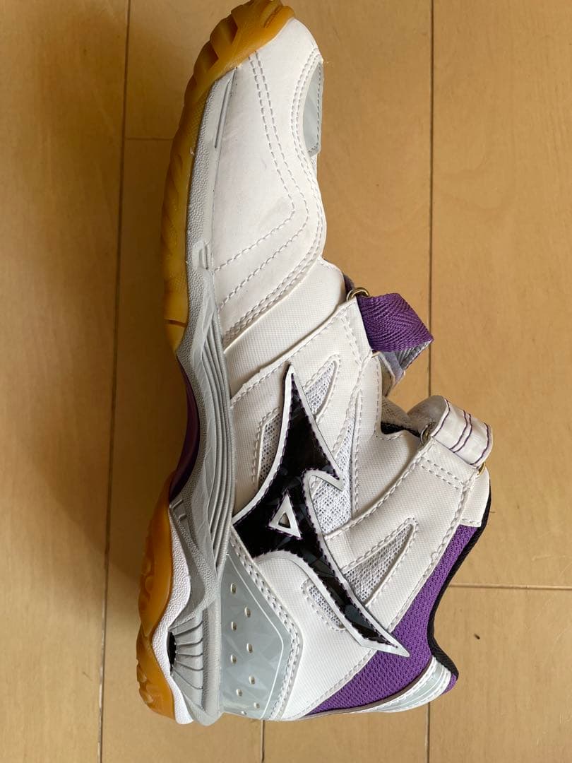 【 ミズノ】ウエーブアルテミス 4MID レディース　24.5cm