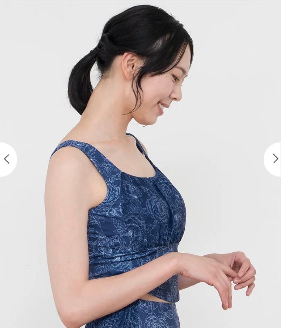 新品未開封【SUKALA】ブルーミングフラワーブラトップ　M ネイビー