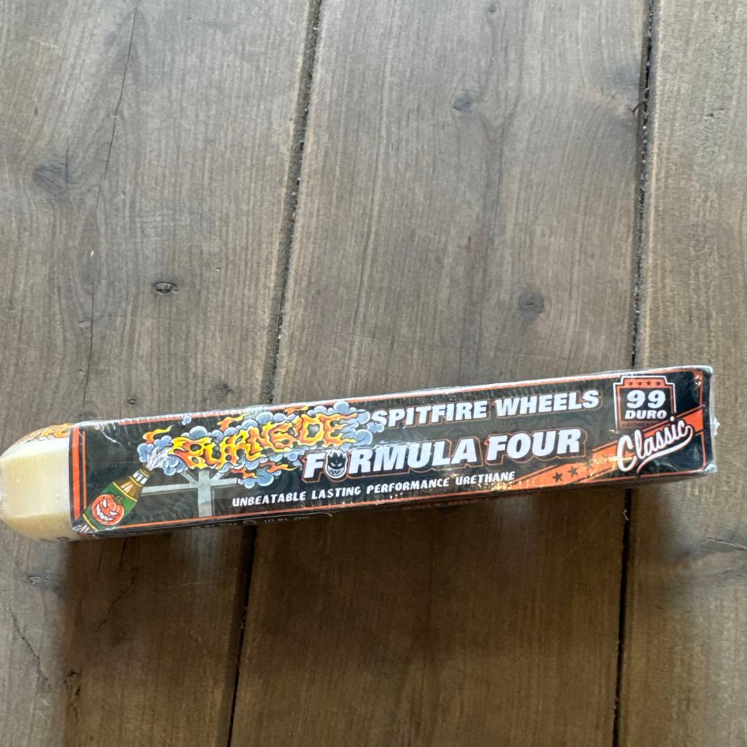 Spitfire フォーマル4クラシック56mm 99A ウィール定価9,130